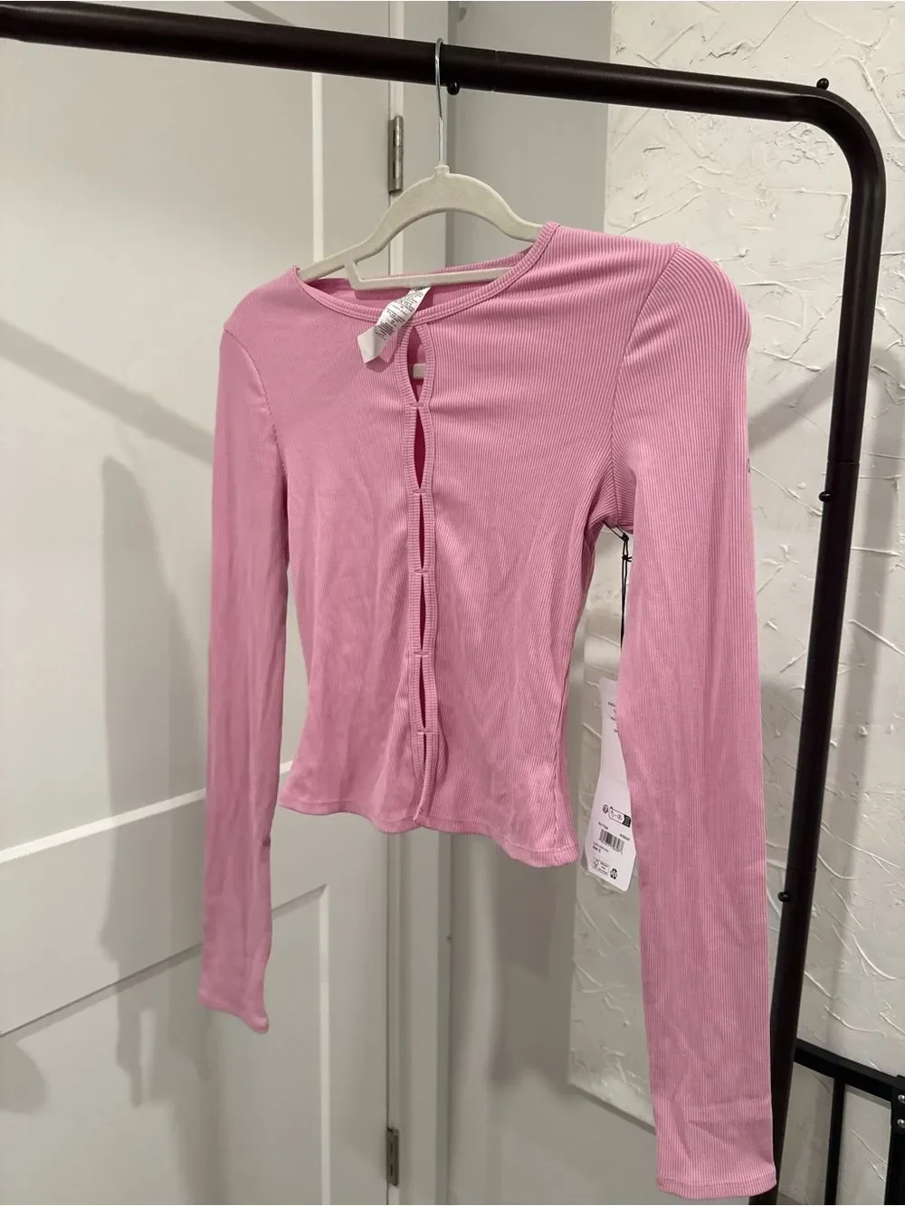 NWT Alo Yoga Dreamlight Long Sleeve Top Candy Heart Pink